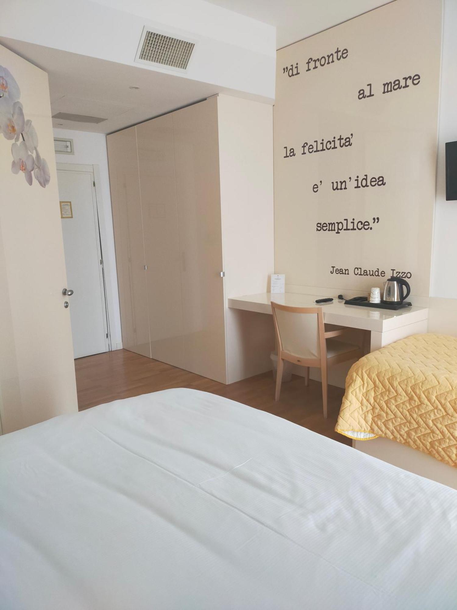 Hotel Excelsior Vasto Esterno foto