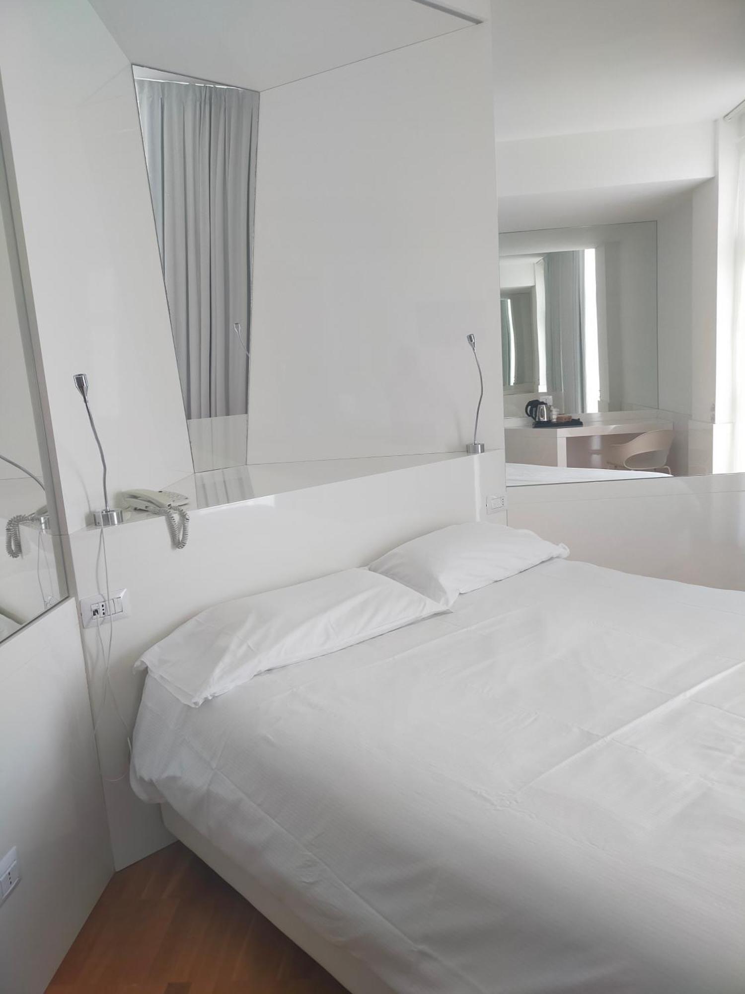 Hotel Excelsior Vasto Esterno foto