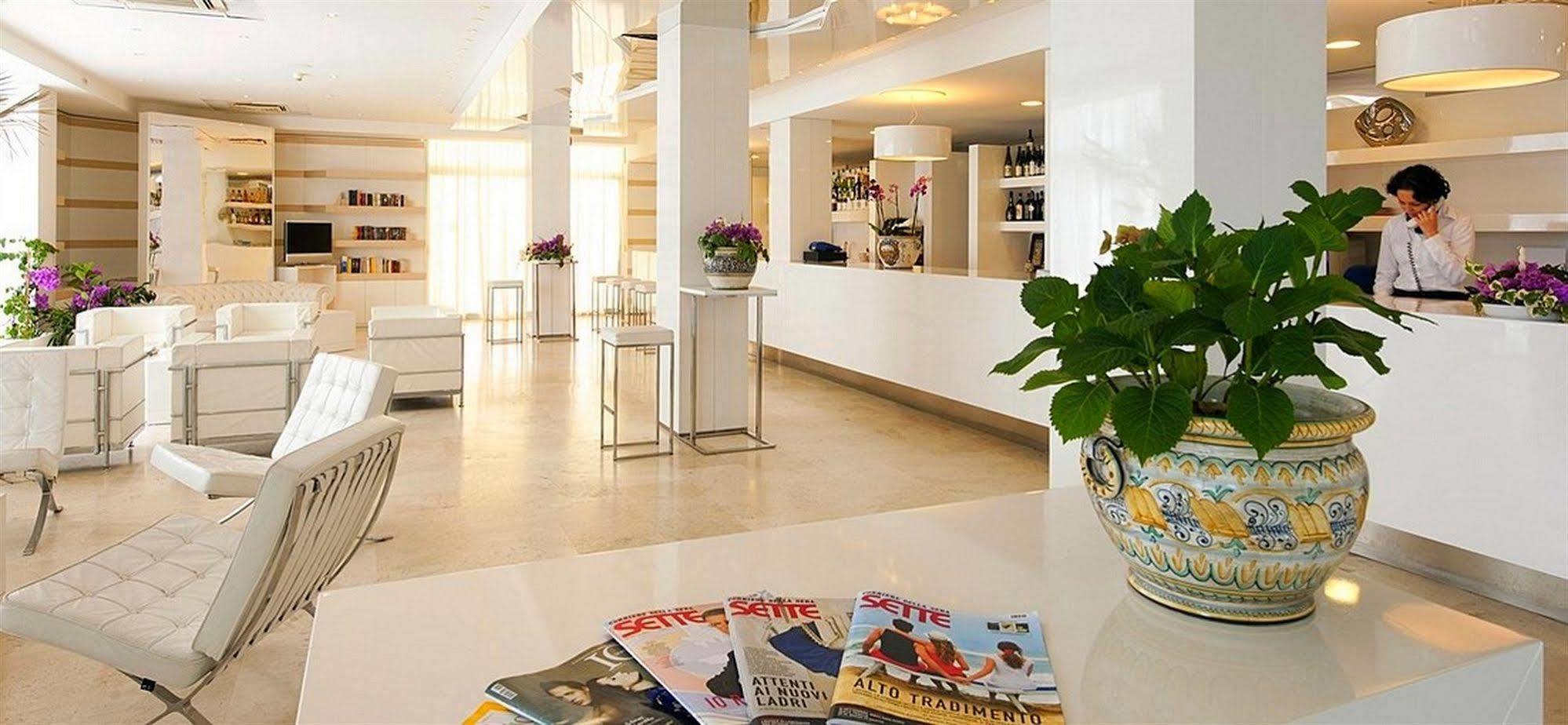Hotel Excelsior Vasto Esterno foto